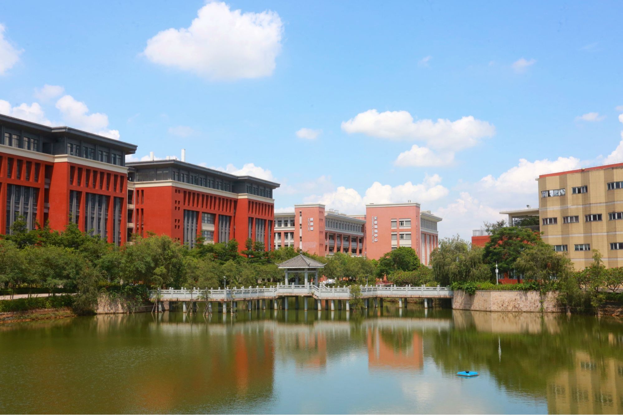 广医一批医务工作者受表彰